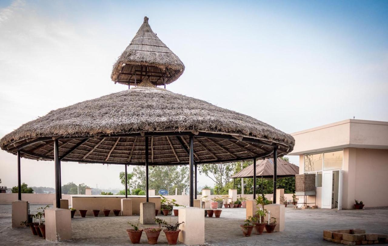 The Baghban Hotel & Resort, Baddi מראה חיצוני תמונה