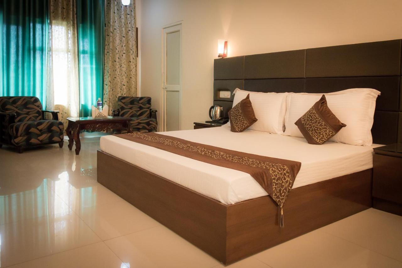 The Baghban Hotel & Resort, Baddi מראה חיצוני תמונה